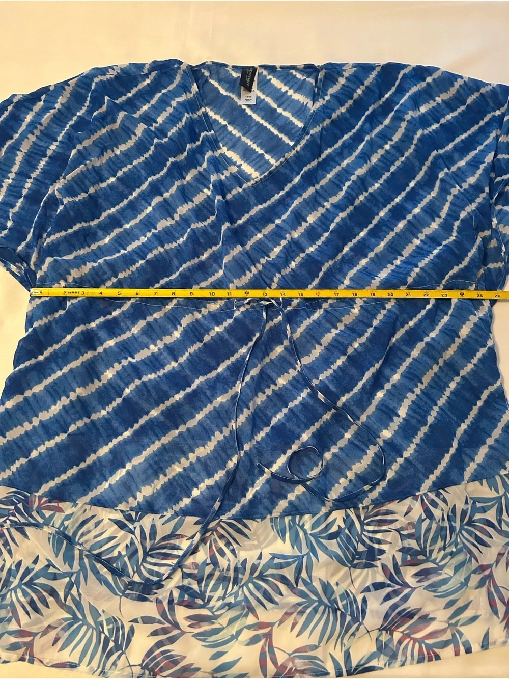 Swimsuits For All Blue and White Tie-Dye V-Neck cover up caftan size 14/16